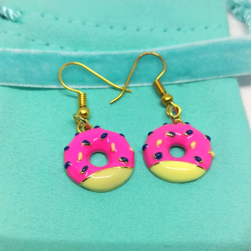 New earrings . Pink .💕❤️🎁💖💖❤️